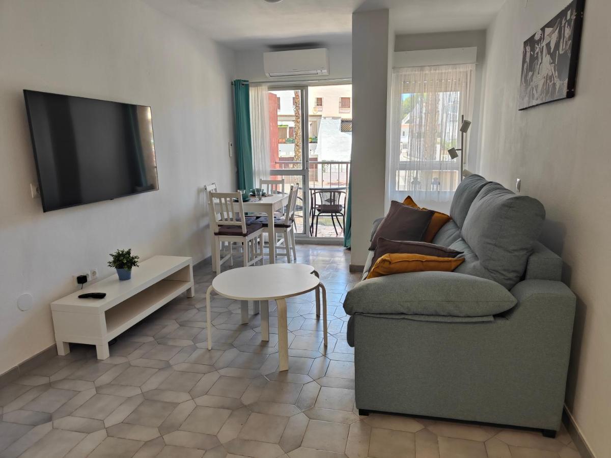Apartamento Entero, Enormes Piscinas, Terraza Y Playa Benalmadena Exterior photo