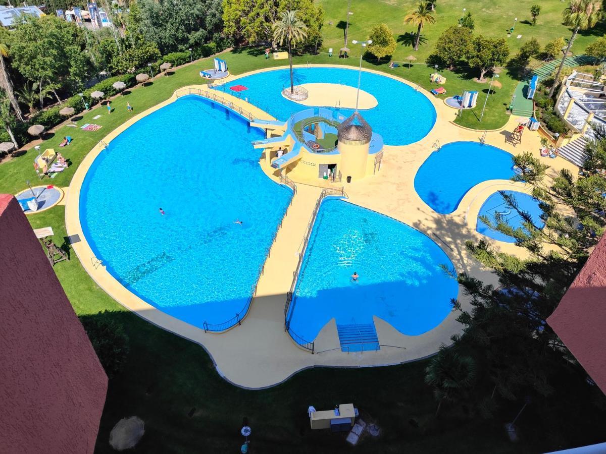 Apartamento Entero, Enormes Piscinas, Terraza Y Playa Benalmadena Exterior photo