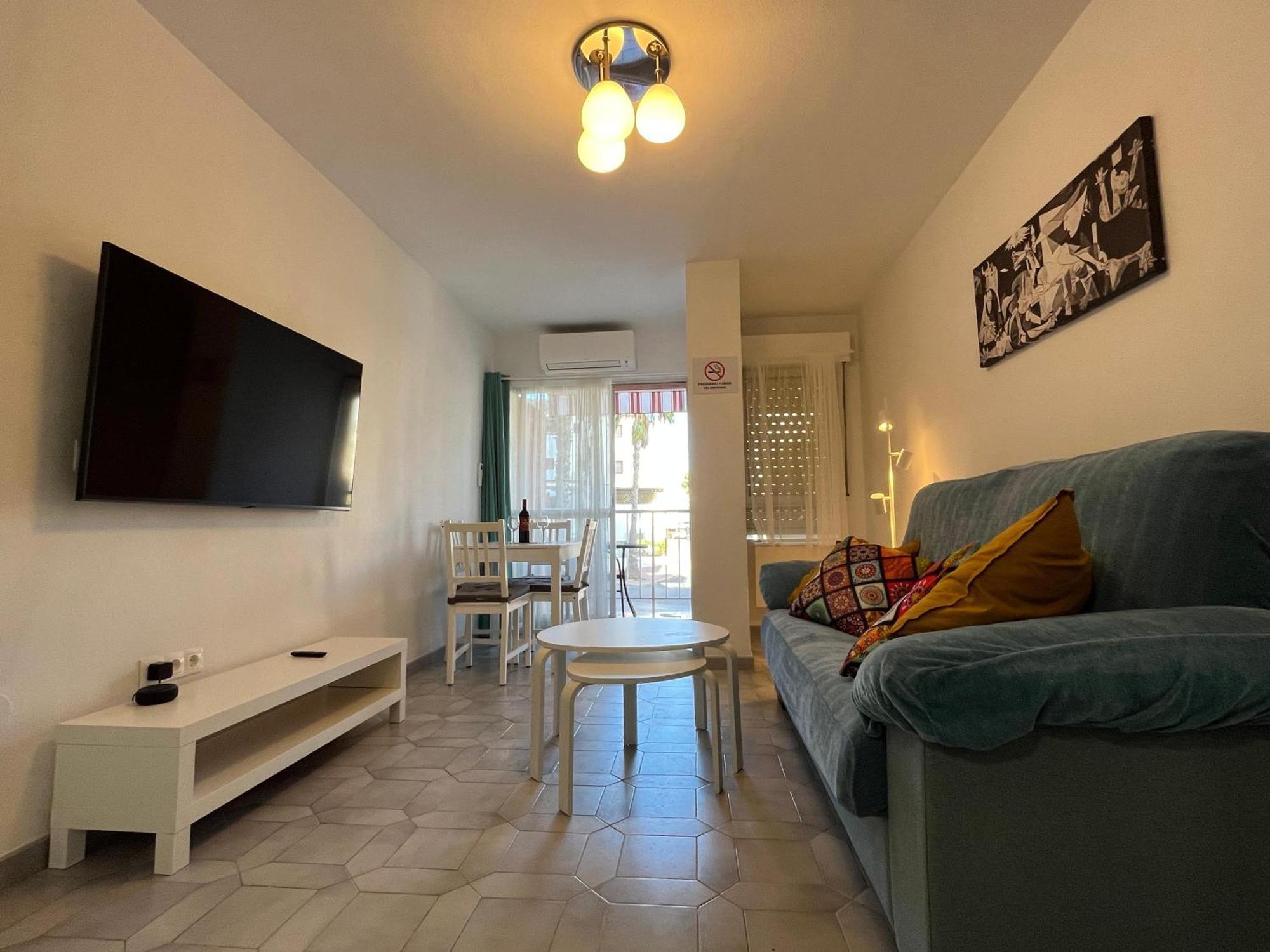 Apartamento Entero, Enormes Piscinas, Terraza Y Playa Benalmadena Exterior photo